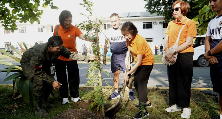 Shirley Licup leads Planting the Future-The Balayong (Palawan Cherry Blossom) Tree Planting Initiative 02